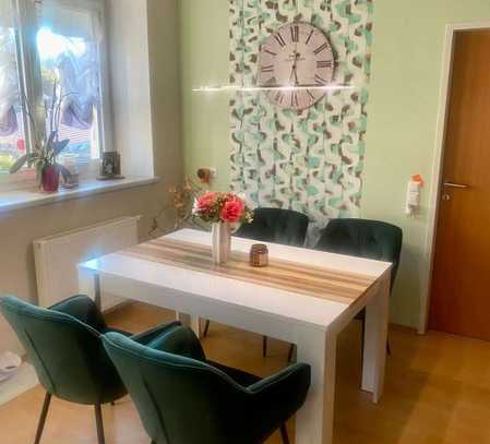 Stilvolle, modernisierte 2-Raum-Wohnung mit Balkon und EBK in Aschaffenburg
