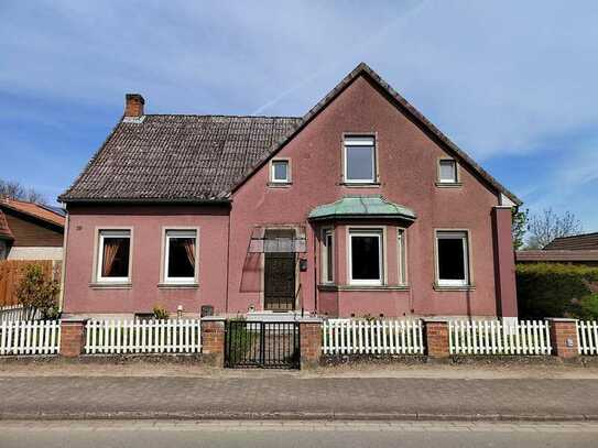 Einfamilienhaus mit Nebengebäuden & pflegeleichtem Garten in Schnega