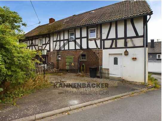 Bauernhaus und Scheune "sofort frei" mit viel Platz