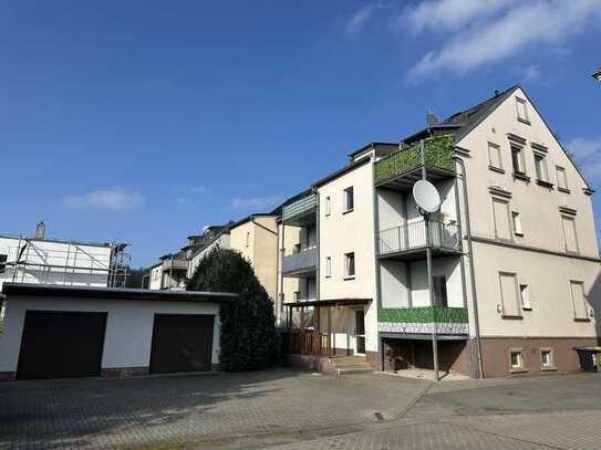 Neu renovierte großzügige 1-Raumwohnung mit schönem Bad und Balkon!!!