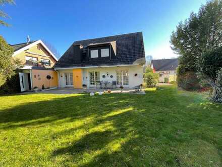Familienfreundliches Einfamilienhaus mit ELW und schönem Garten am Ende einer Sackgasse-Spielstraße!