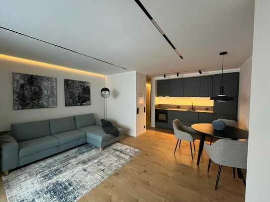2-Zi.-Designer-Wohnung mit luxuriöser Ausstattung im Zentrum
