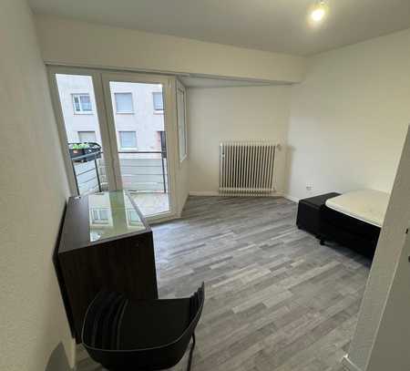 Stilvolles Appartement mit Balkon, EBK und Möbliert in Remscheid