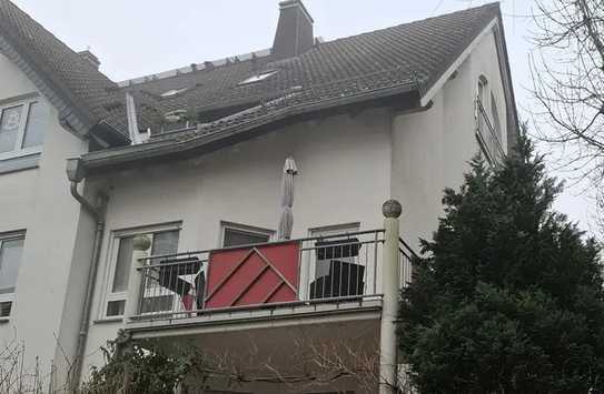 Attraktive 3-Zimmer-Wohnung mit Balkon in zentraler, aber ruhiger, durchgrünter Lage von Bruchköbel