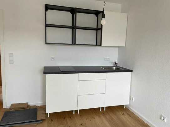 Vollständig renovierte 1-Zimmer-Wohnung mit Einbauküche in Köln