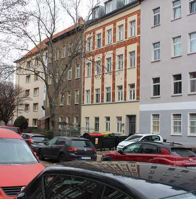 vermietete Erdgeschosswohnung mit Terrasse und Kaminofen, gepflegtes 5-Familienhaus Krämpfervorstadt