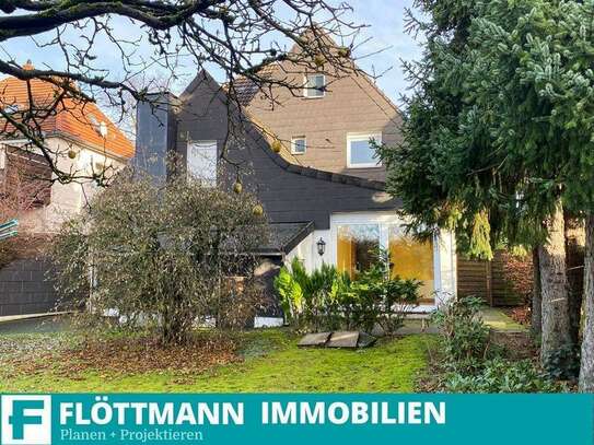 Renovierungsbedürftiges Einfamilienhaus mit großem Grundstück in Senne!