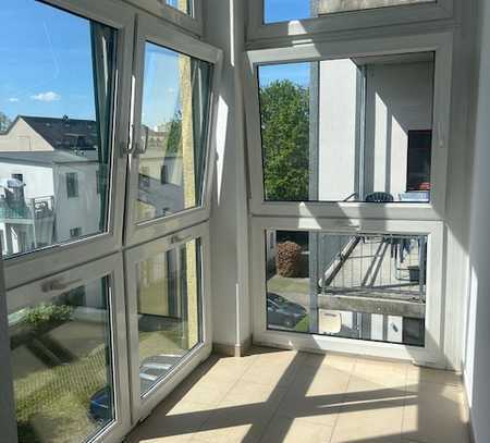 Moderne 2-Zimmer mit EBK, Bad mit Dusche und Wintergarten!