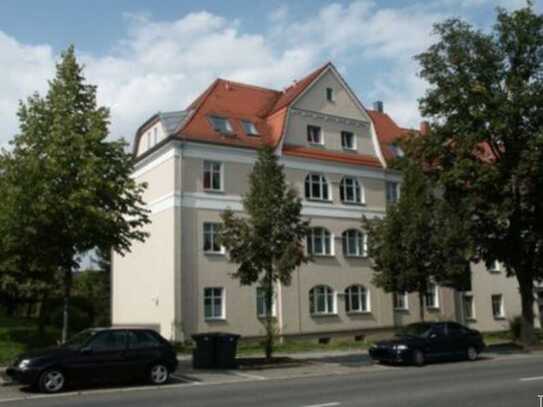 Schöne 2-Zimmer-Erdgeschosswohnung mit Einbauküche in einer schönen Stadtvilla in Zwickau/Marienthal