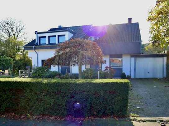 Ansprechende DHH in Neuss-Hoisten mit 140qm Wfl + 456qm Grund + Garten + Balkon + Sauna + Garage