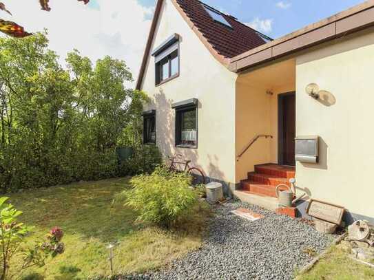 Ihr neues Zuhause auf großem Grundstück! Einfamilienhaus inkl. Garage