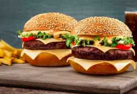 Ohne Abstand - Burger Imbissstand im Indoor Streetfood zu vermieten