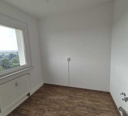 GESUCHt-GEFUNDEN! ANGESAGTE 2 RAUM-WOHNUNG IM 3.OG MIT BALKON!