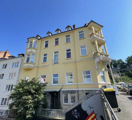 Erstbezug nach Sanierung: 3-ZKB-Wohnung mit Terrasse am Weinberg