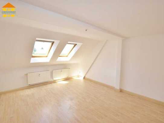 Schöne Dachgeschosswohnung in Bernsdorf!!