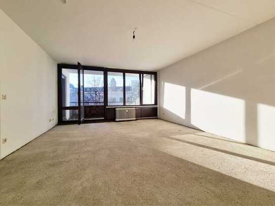Bezugsfreie 2-Zimmer-Wohnung mit Westloggia und Fahrstuhl nur 300 Meter vom Kudamm!