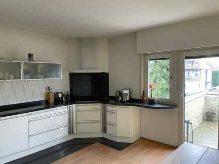 Geschmackvolle 3-Raum-Wohnung mit Balkon und Einbauküche in Mannheim
