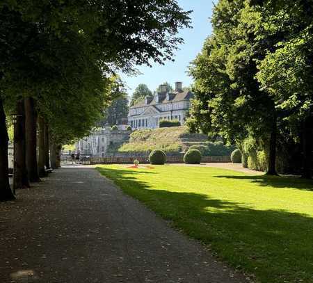 Stilvoll wohnen, oder lukratives Gewerbe! Mit Blick zum Schloss Bad Pyrmont!