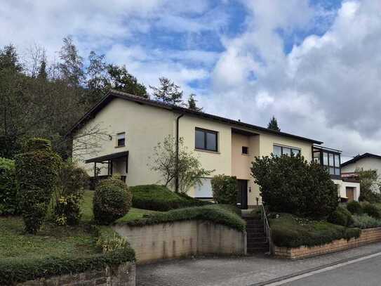 Ruhig gelegenes Einfamilienhaus in einer Sackgasse mit weit Blick ,schönes gepflegt.Grundst.