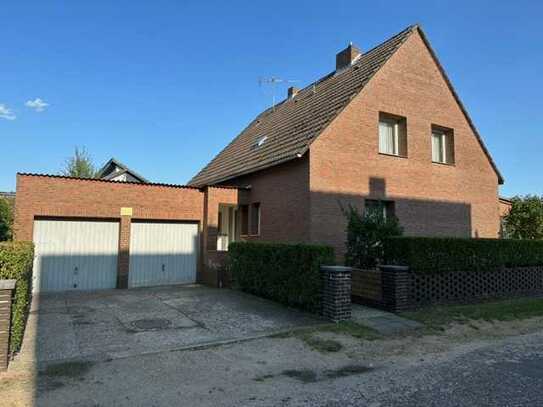 ++ RESERVIERT ++ Einfamilienhaus - 7 Zimmer - Eigentumsgrundstück - Doppelgarage