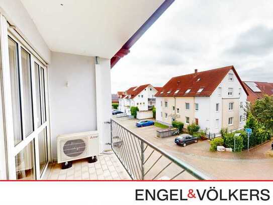 Komfortable Dachgeschosswohnung mit sonniger Loggia und viel Platz