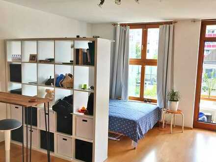 Apartment mit Ausrichtung zum Hinterhof, frei ab sofort! TG-Stellplatz!