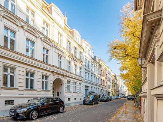 Wunderschöne, sanierte Altbauwohnung in der Sophienstraße 26/27