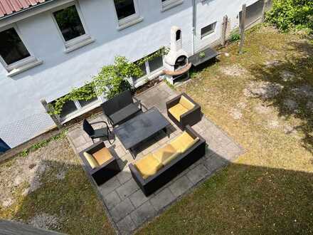 4 ZIMMER WOHNUNG IN BADURACH ÜBER 140 QM EIGENE GARTEN UND 2 BALKONE UND 2 AUTO STELLPLÄTZE