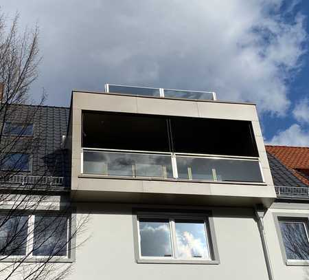 Exklusive 4 Zimmer-Penthouse-Wohnung / Stadthaus mit Wintergarten und Dachterrasse