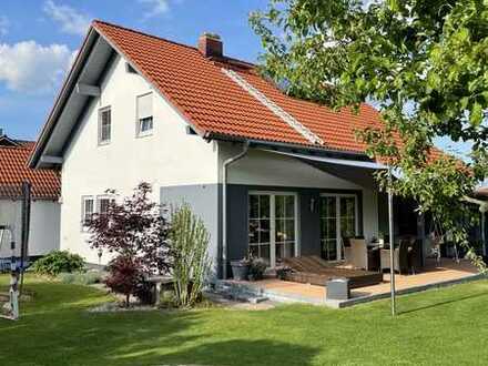 Sehr schönes Einfamilienhaus mit traumhaften Garten in Rottal-Inn (Kreis), Unterdietfurt