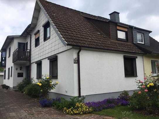 Freundliche 3,5-Zimmer-Wohnung mit gehobener Innenausstattung mit Balkon und Einbauküche in Hameln
