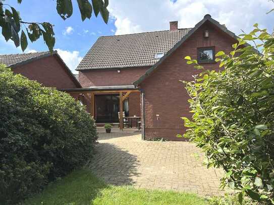 PURNHAGEN-IMMOBILIEN - Bremen-Blumenthal, großzügiges, freistehendes 1-Fam.-Haus in ruhiger Wohnlag