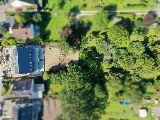 Niedrigenergiehaus - Neubau mit unverbaubarer Aussicht, Einliegerwohnung und 2 Stellplätzen