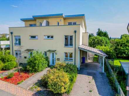 Charmante Doppelhaushälfte in Mackenbach: Ihr neues Zuhause in idyllischer Lage