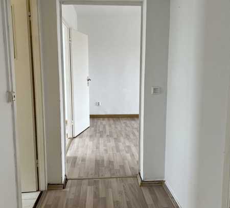 ++3-Raumwohnung mit Wannenbad u. Balkon++