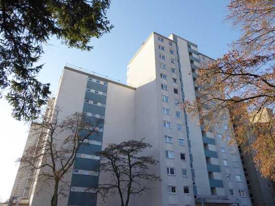 TOLLER FERNBLICK: 3-ZIMMER-ETW MIT LOGGIA IM 12. OG - NÜRNBERG-SCHWEINAU NAHE NOPITSCHSTRASSE