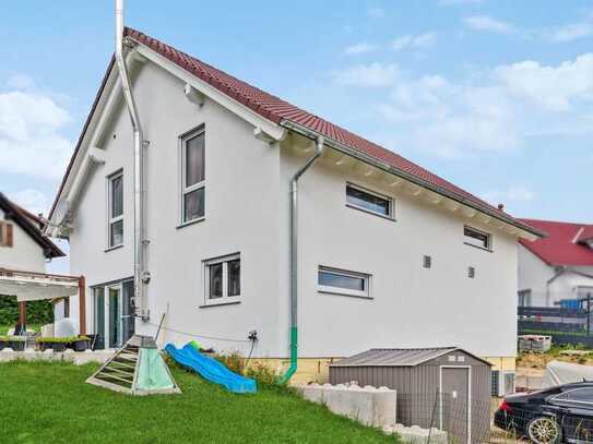 Charmantes Neubau A+ Einfamilienhaus mit großem Grundstück in Geisingen-Pfronstetten