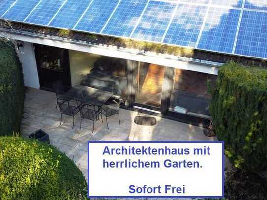 ## Freistehendes Haus mit Einliegerwohnung und interessanter Architektur - All inclusive Angebot ##