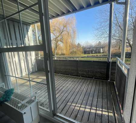 2 Zimmer, Balkon, EBK und Tiefgaragenstellpaltz