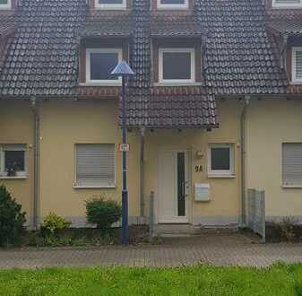 Sonniges Reihenhaus in Ma-Wallstadt mit Garten und Balkon