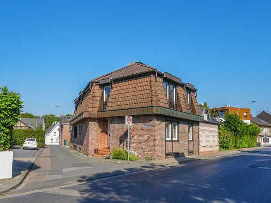 Zweifamilien- oder Generationenhaus in Grevenbroich in attraktiver Lage