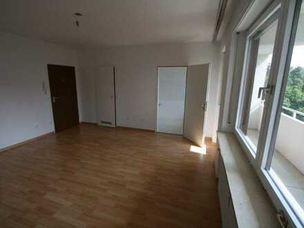 Schickes und komplett renoviertes Appartement in guter Lage von Augsburg-Göggingen (provisionsfrei)