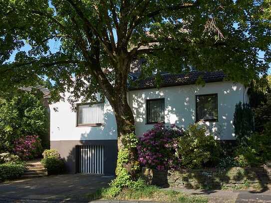 Geräumiges Ein- bis Zweifamilienhaus im Herzen von Bensberg