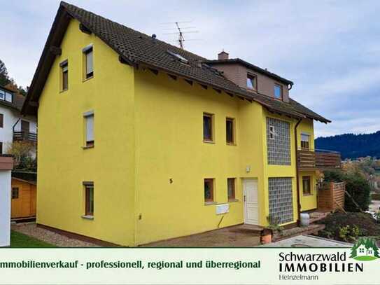 Gepflegtes Mehrfamilienhaus mit 3 vermieteten Wohnungen in schöner Aussichtslage Alpirsbachs
