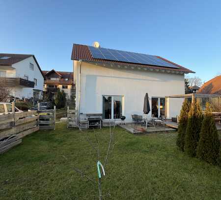 Modernes Einfamilienhaus mit Garten Energieeffizienzklasse A+ Wärmepumpe & Photovoltaik