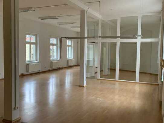 Büro-Praxis-Studio - City-Lage in Brandenburg-Stadt - hell und ruhig