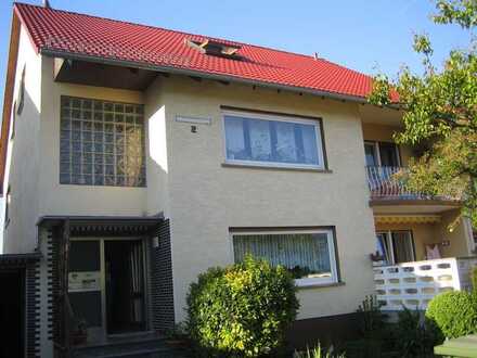 Ruhige und lichtdurchflutete 4 Zimmerwohnung