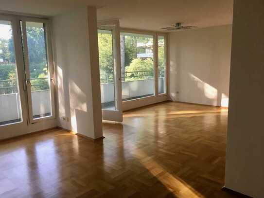 3 Zimmer Wohnung mit grossem Balkon - direkt am Englischen Garten