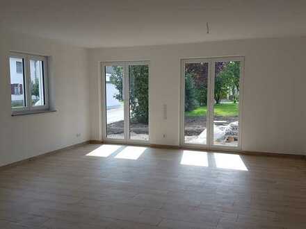 Helle 4-Zimmer-EG-Wohnung mit schöner Terrasse und großem Garten in Wiedergeltingen