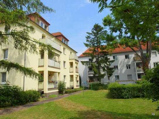 Vermietete 2-Zimmer-Eigentumswohnung mit Balkon/Gartenseite, Laminatboden & separater Essküche